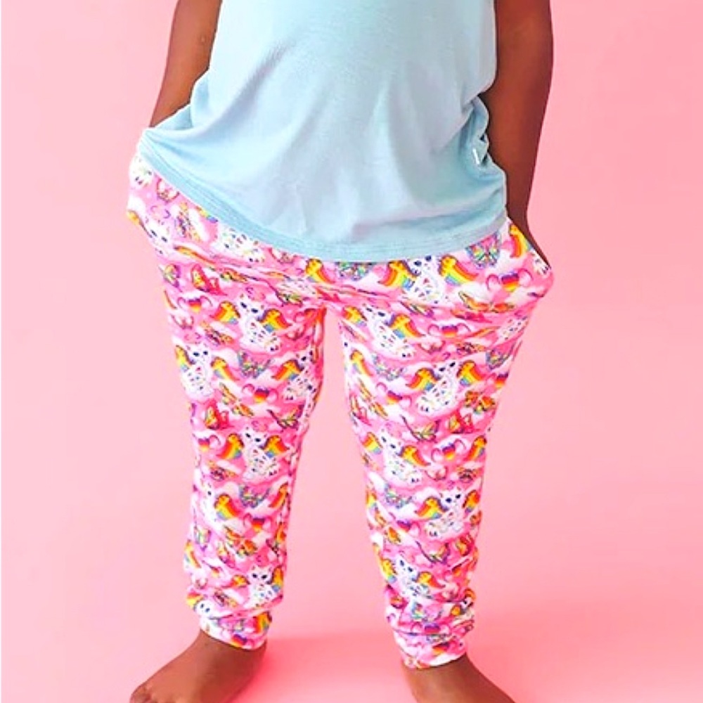 POSH PEANUT🪽 lisa frank 5 6 ANGEL KITTY JOGGERS! NWT ULTRA RARE Collab folder